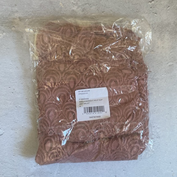 NWT Free People Adella Burnout Velvet Slip Dress - Rose - Medium - Picture 5 of 8